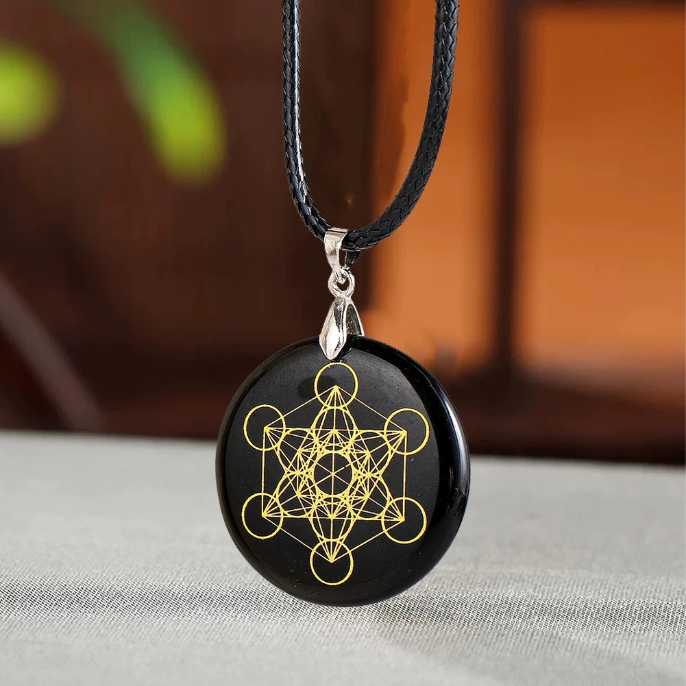 Collier en Pierre Noire avec Cube de Métatron Or