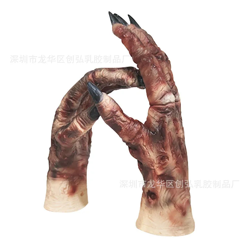 Mains d'Horreur de Zombie en Latex Sanguinolent – Image 2