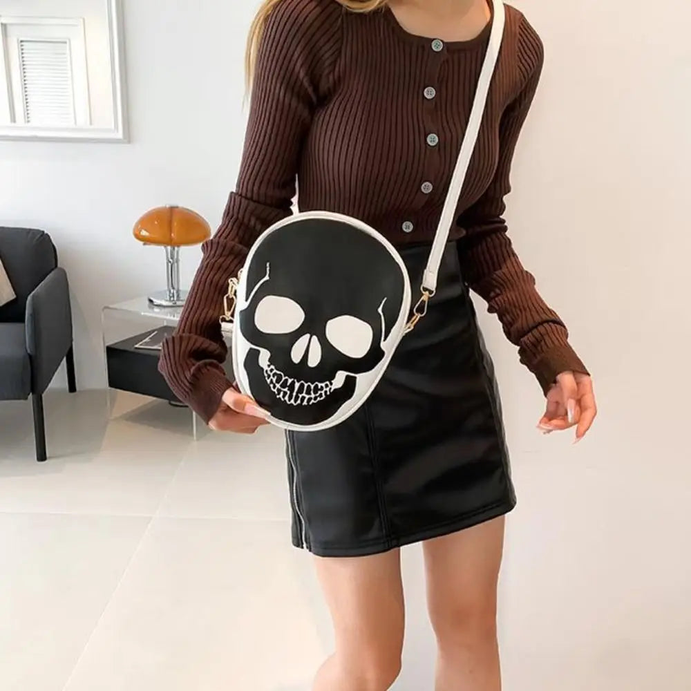 Sac à Bandoulière Rond Tête de Mort Noir et Blanc – Image 3