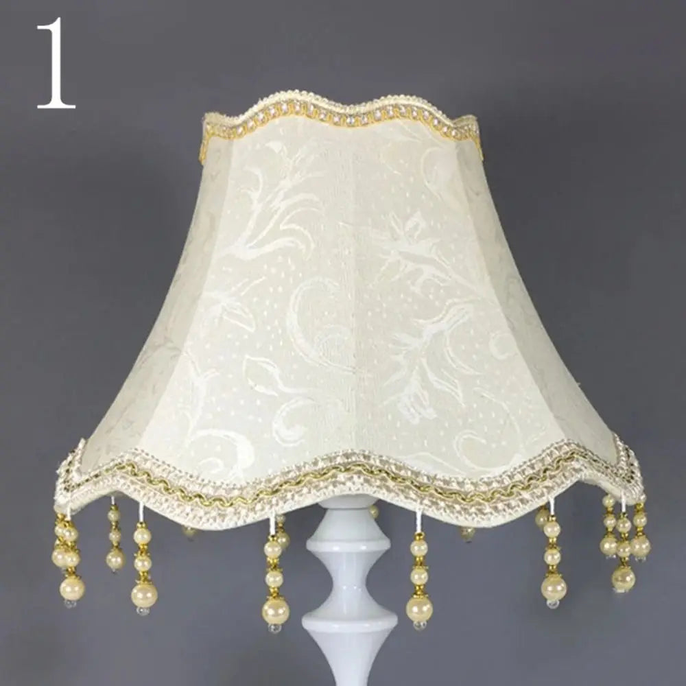 Lampe de Table Vintage en Onyx à Abat-jour Floral Perlés – Image 8