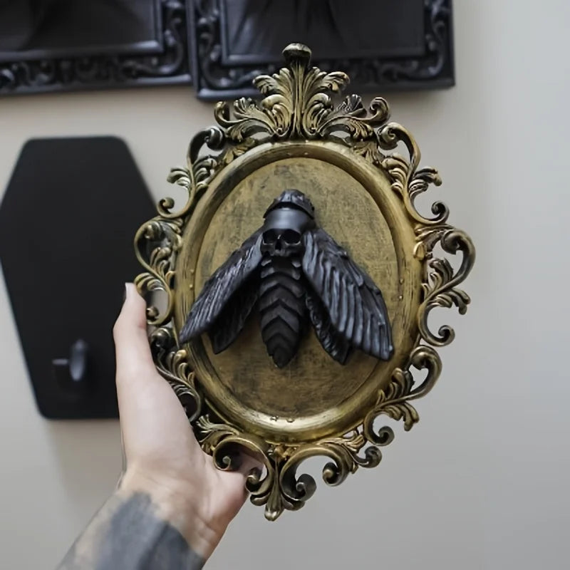 Décoration Murale de Chauve-Souris Noire en Cadre Doré Ancien – Image 7