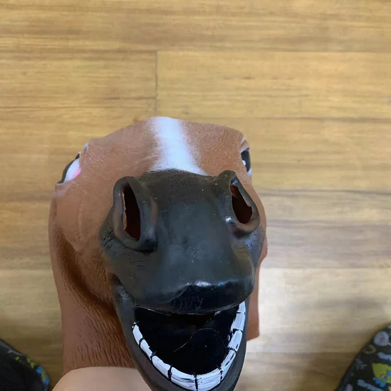Masque de Cheval en Latex Marron à Bouche Ouverte – Image 4