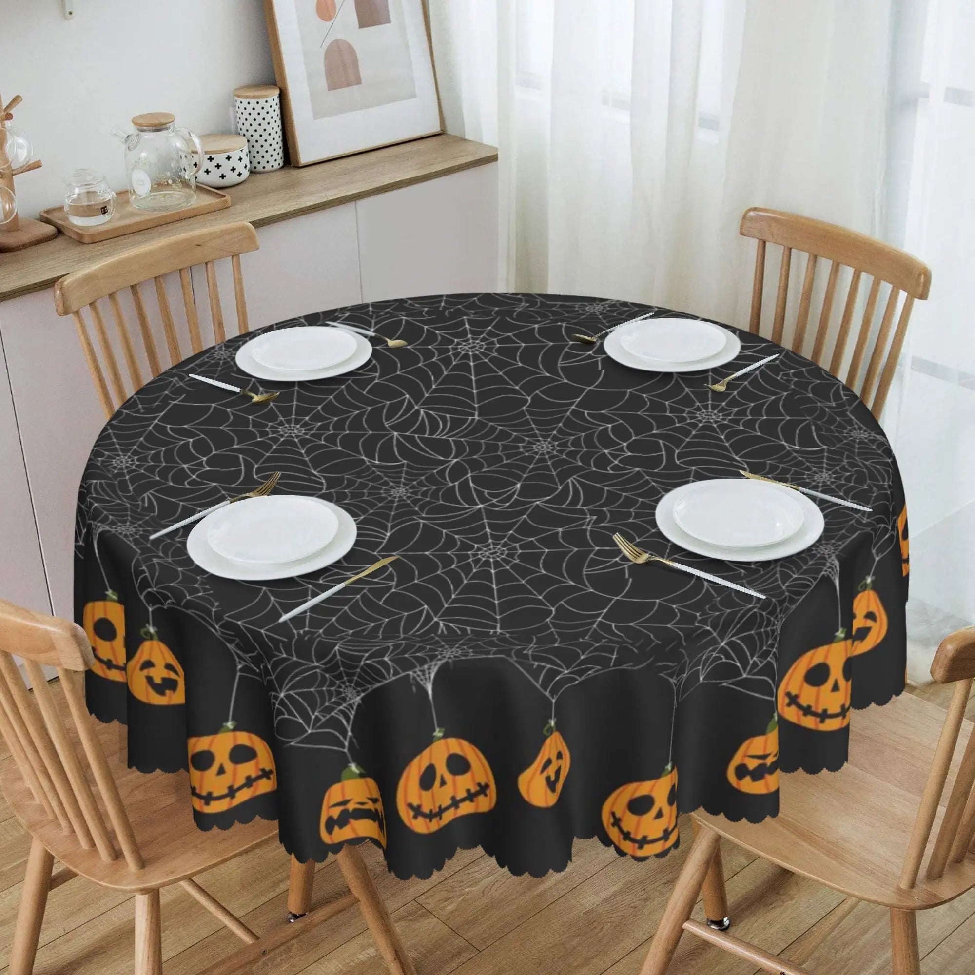 Nappe Ronde d'Halloween Noire à Toiles et Citrouilles – Image 3