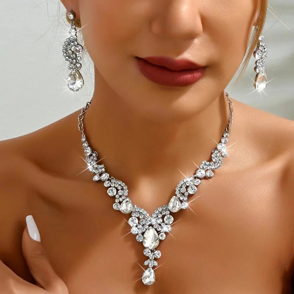 Parure Noire Couronne, Collier et Boucles Goutte – Image 4