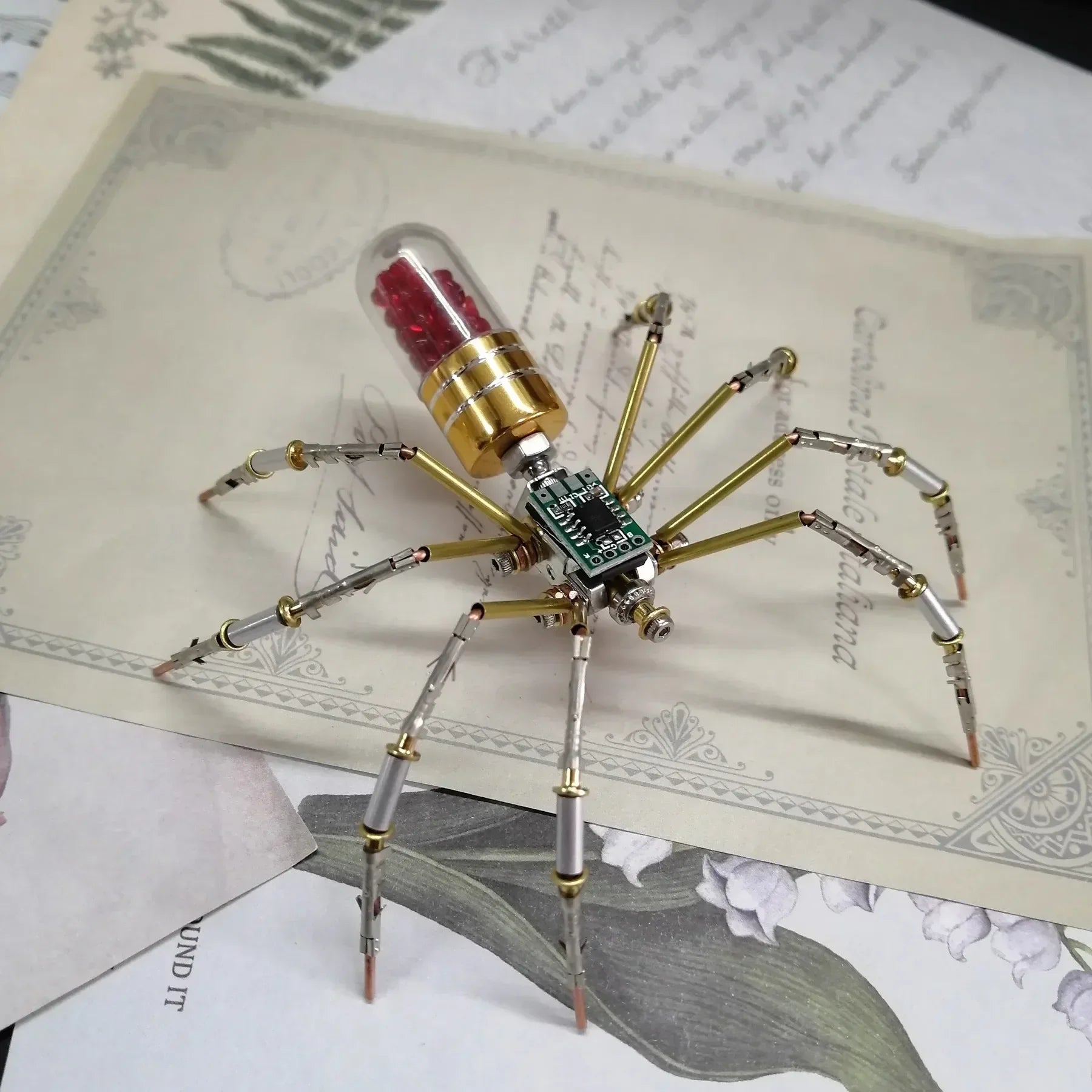 Sculpture Araignée Steampunk en Métal Doré – Image 10
