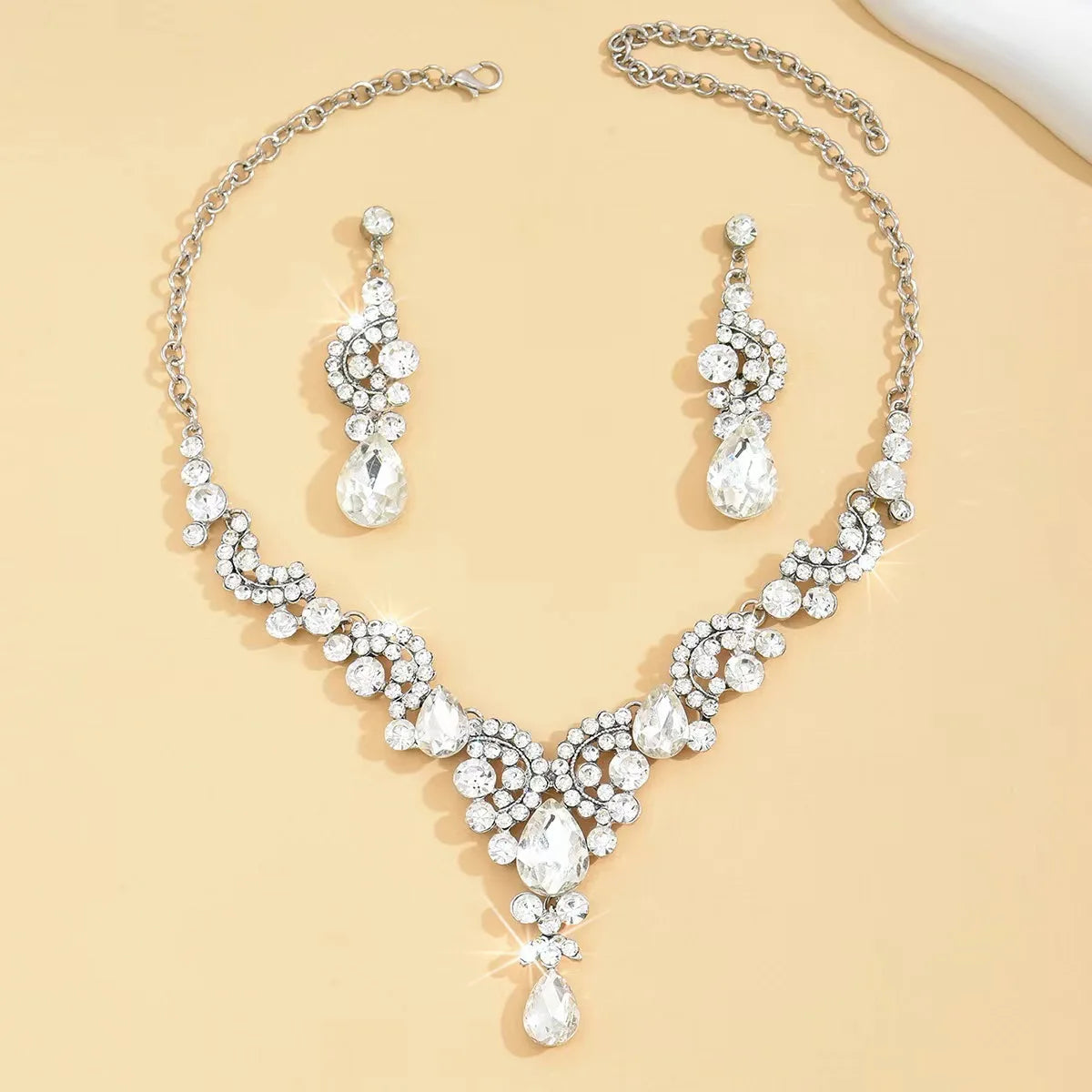Parure Noire Couronne, Collier et Boucles Goutte – Image 10
