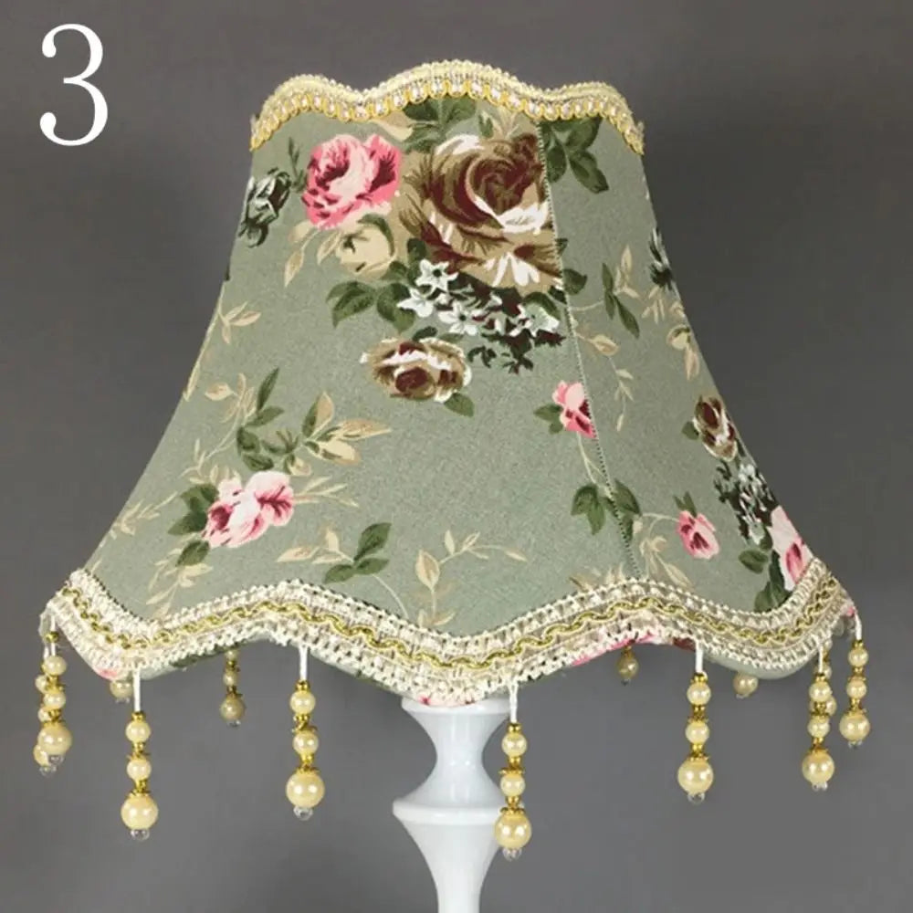 Lampe de Table Vintage en Onyx à Abat-jour Floral Perlés – Image 7