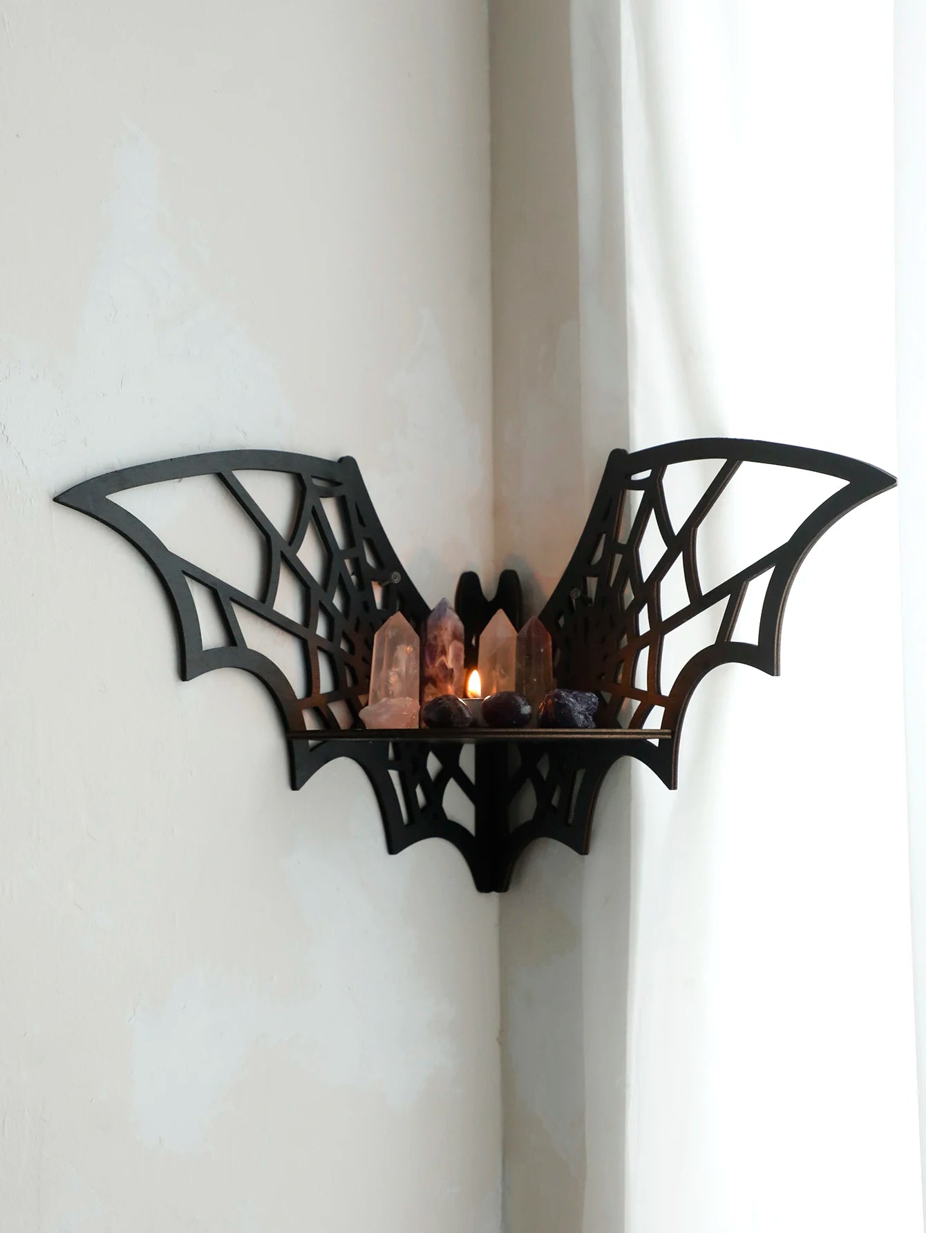 Étagère Murale Gothique en Bois Noir Chauve-Souris – Image 3