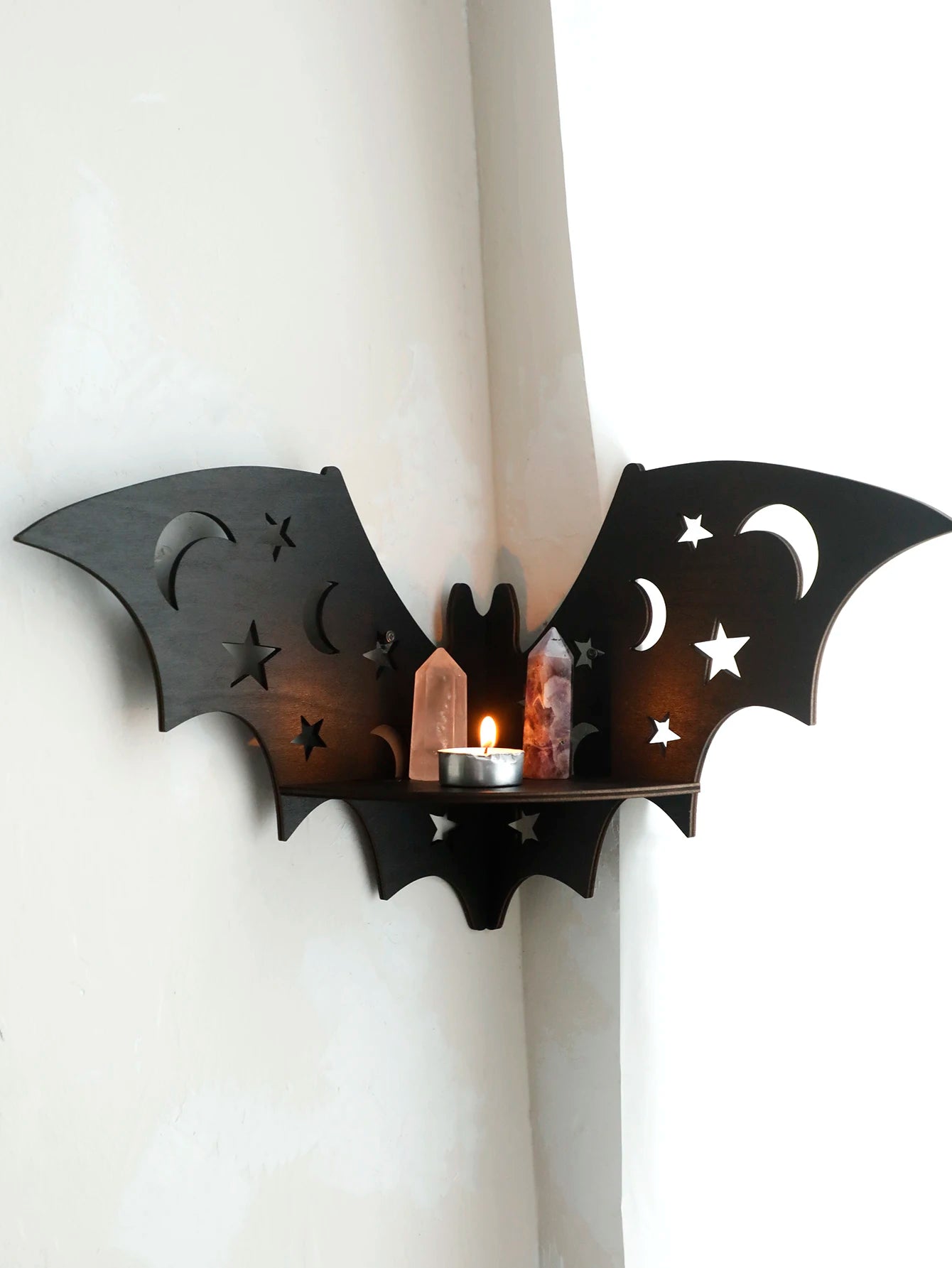 Étagère Murale Gothique en Bois Noir Chauve-Souris – Image 5