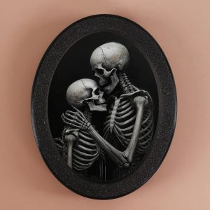 Décoration Murale Ovale Gothique en Relief Squelettes Amoureux