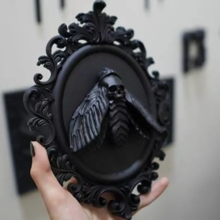 Décoration Murale de Chauve-Souris Noire en Cadre Doré Ancien – Image 4