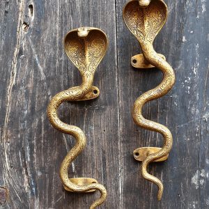 Poignée de Porte en Laiton Cobra Sculpté Orné