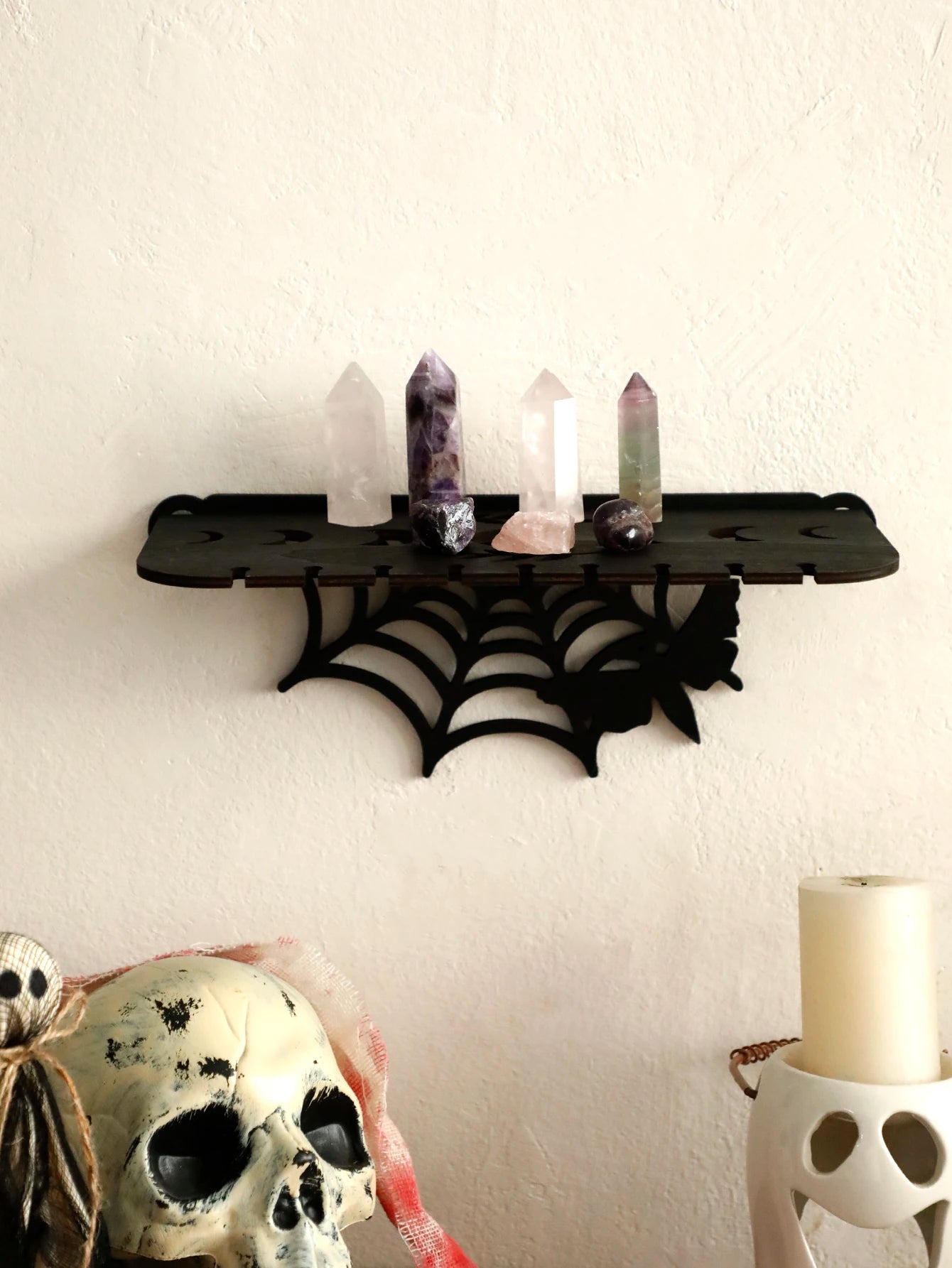 Étagère Murale Gothique en Bois Noir Chauve-Souris – Image 4